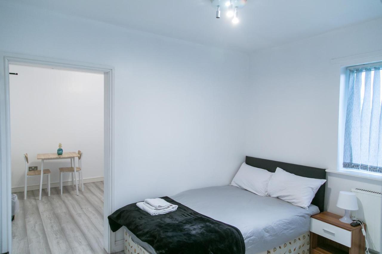Hills View Apartments 曼彻斯特 外观 照片