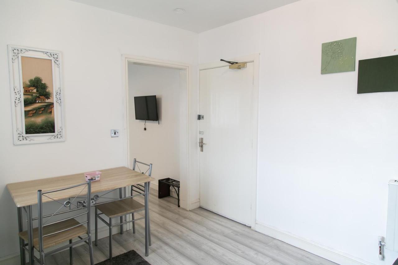 Hills View Apartments 曼彻斯特 外观 照片