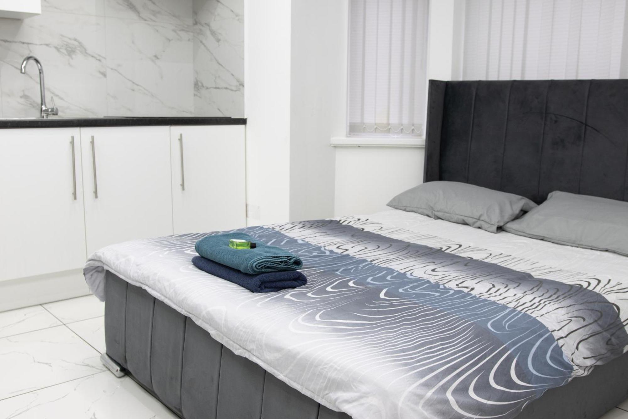 Hills View Apartments 曼彻斯特 外观 照片